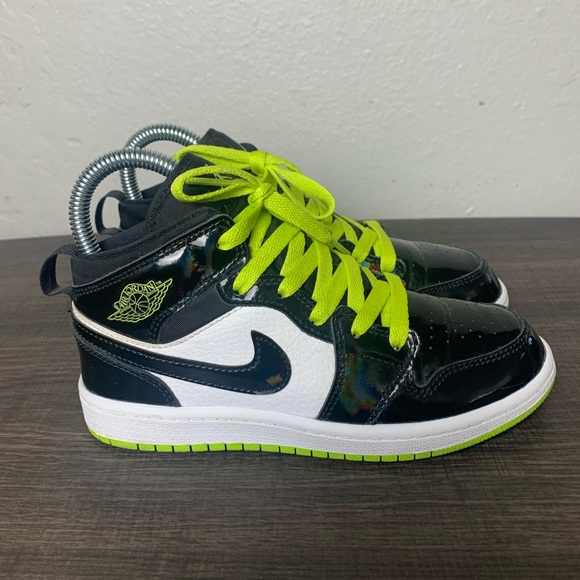 Jordan Other - Jordan 1 mid Black Cyber and Mystec Green Sneakers  boys Size 1.5